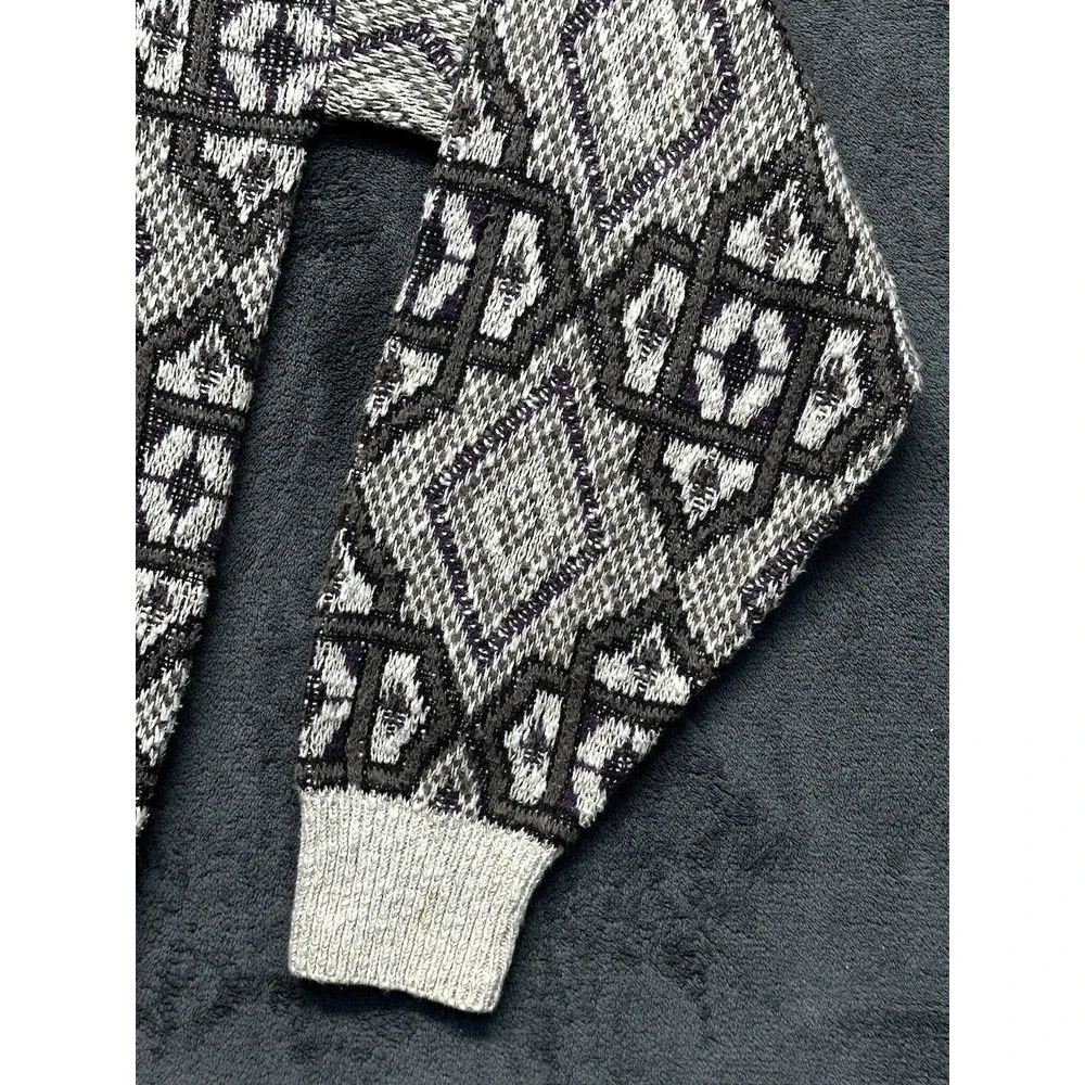 Vintage Sweater Men's XL White 3D Woven Geometric Cosby Chunky Knit JT Beckett